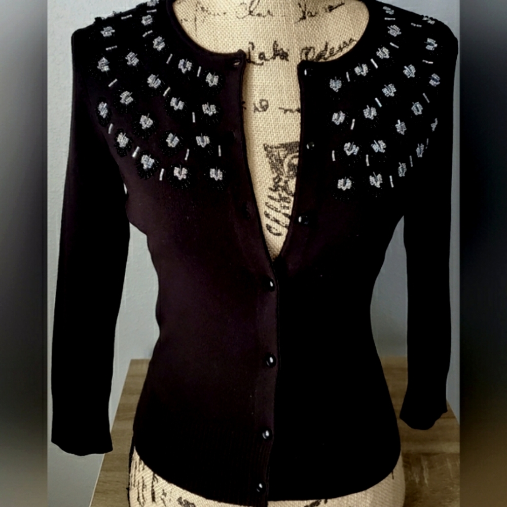 ♦️SALE♦️Ann Taylor Loft Beaded Button Down Cardigan♦️